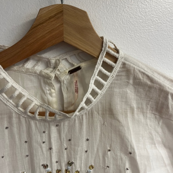 Free people white 100% cotton embellished heart top with batwing sleeves size s - Picture 5 of 6